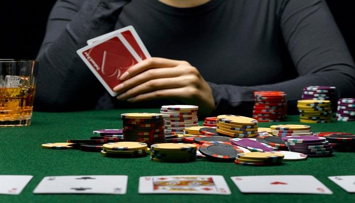 Người chơi phải hiểu và nắm rõ luật khi chơi Poker