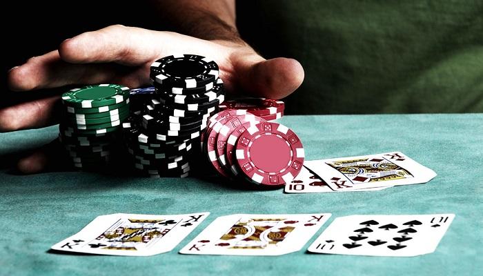 Tùy vào từng tình huống cụ thể khi chơi Poker để đưa ra chiến lược hợp lý